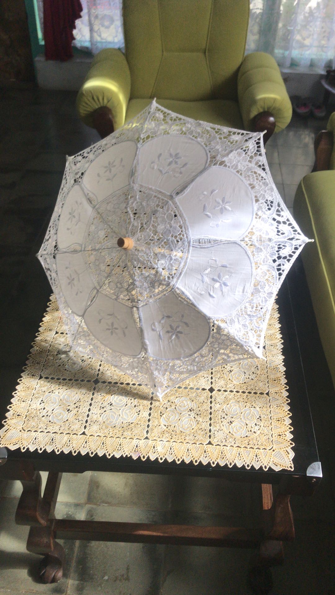 Payung Vintage Bahan Lace Untuk Dekorasi Pesta Pernikahan