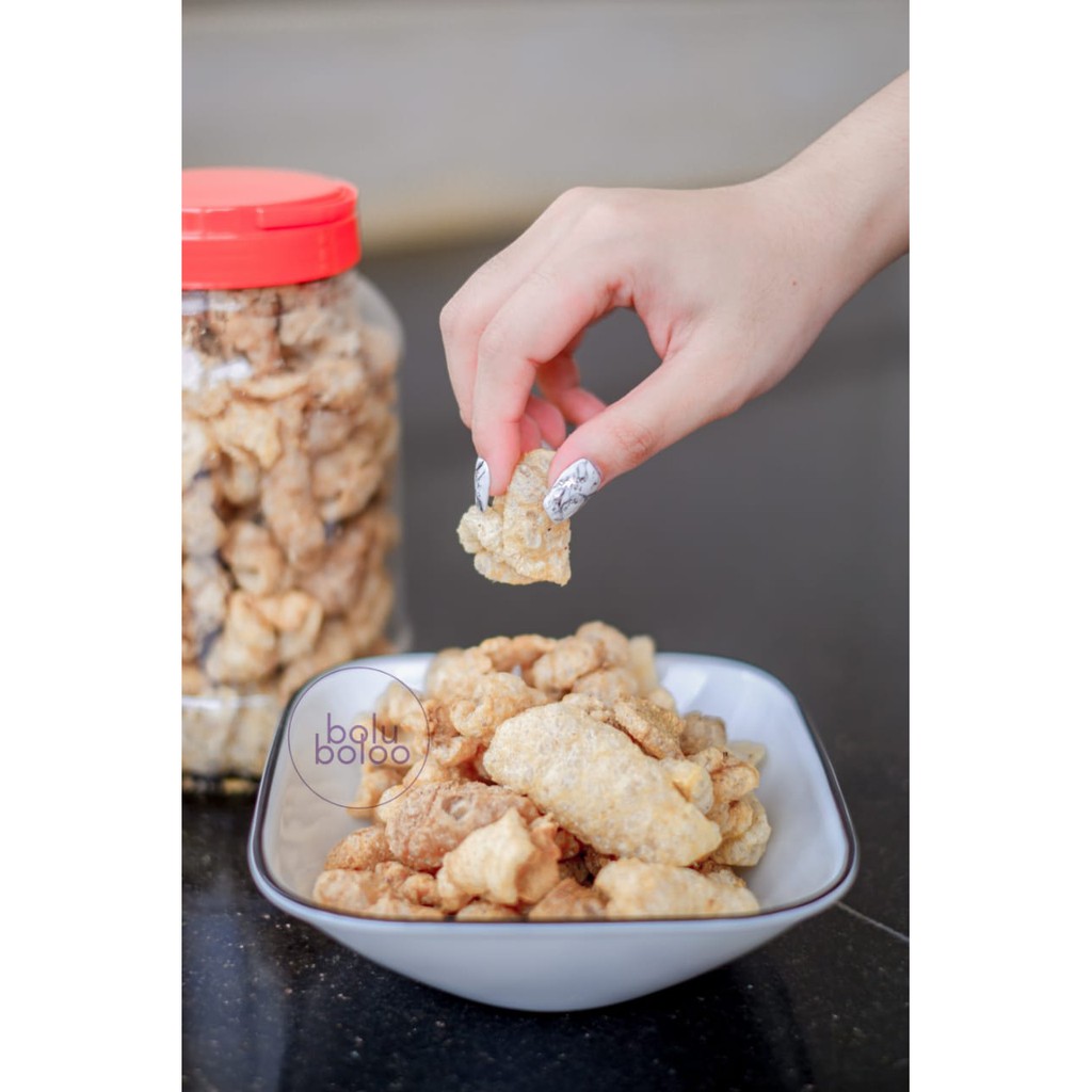 Kerupuk kulit babi (non halal).home made. garing dan gurih