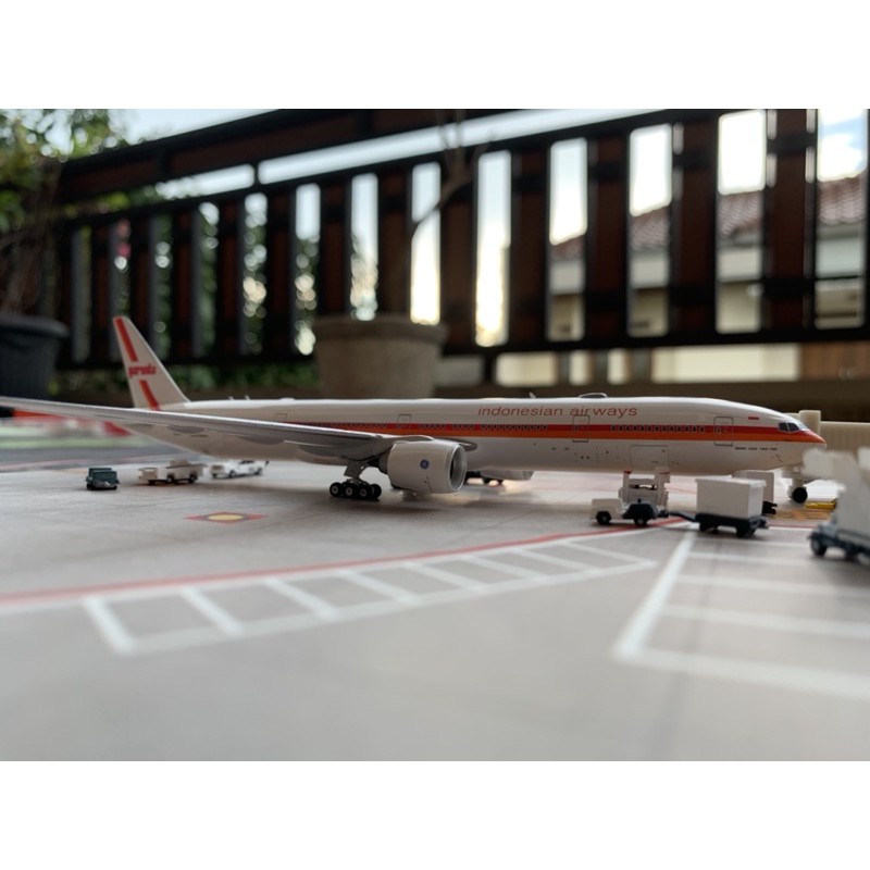 Garuda Indonesia (Indonesian Airways) | Boeing 777-300ER | Scale 1/400