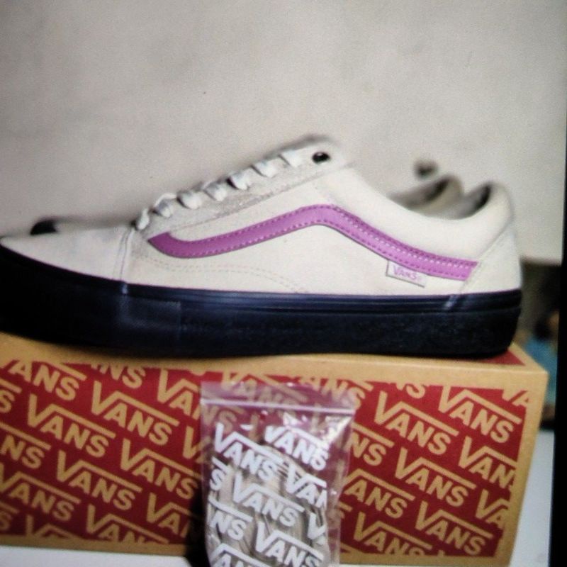 vans oldskool pro rainy day