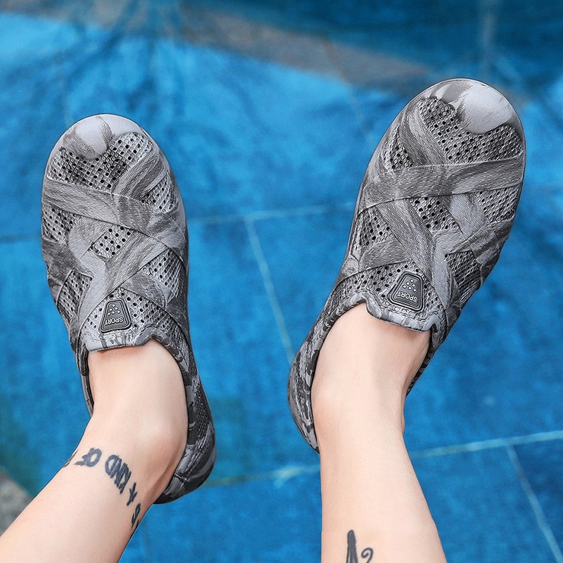 Highland Sepatu Slip on Pria Kasual Sandal Slop Sepatu Karet Santai Unisex Sepatu Selop Sepatu Pantai Sepatu Rafting Sepatu Diving Sepatu Mancing MT403