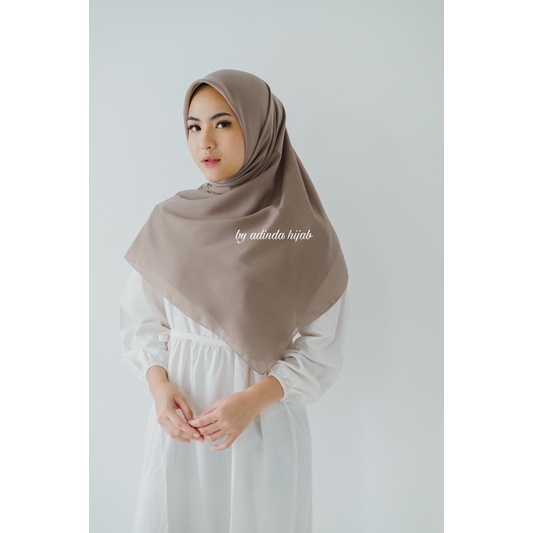 Bella square Syari jumbo 130x130 cm Jilbab Segiempat Polly Cotton Hijab Voal Kerudung