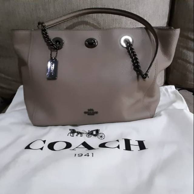 Tas Totebag Chain Coach