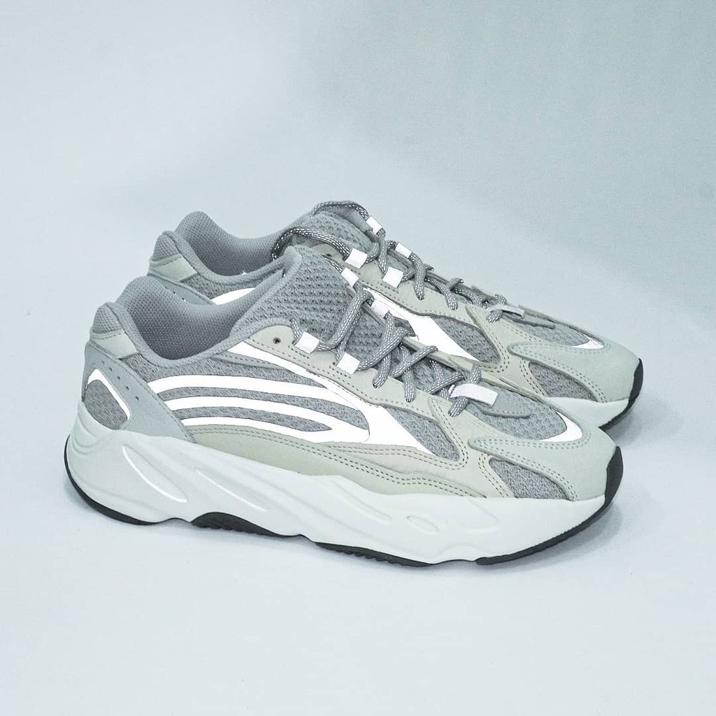 Adidas Yeezy Boost 700 V2 Cream