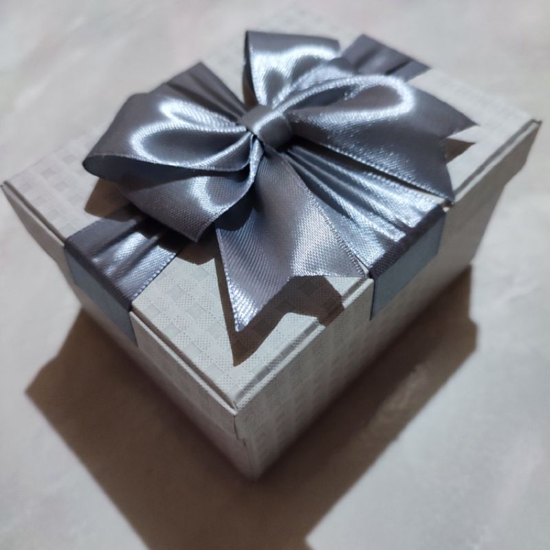 GREY HAMPERS BOX KADO HADIAH SIMPLE SPESIAL