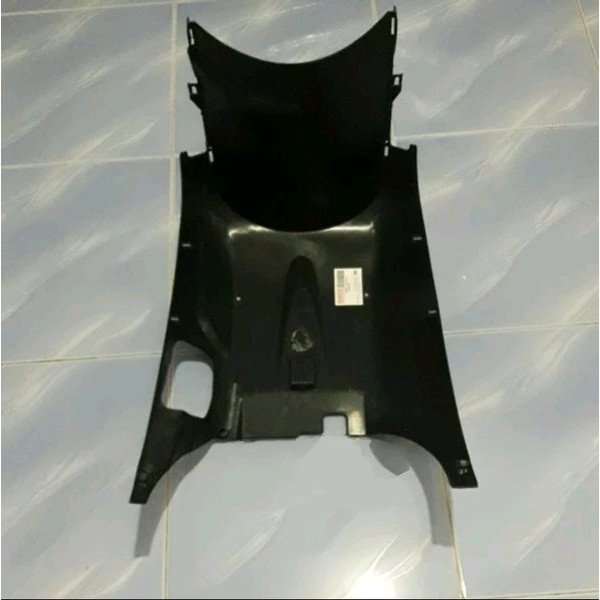 cover under assy  kolong dek bawah paruh lumpur scoopy karbu KYT non original