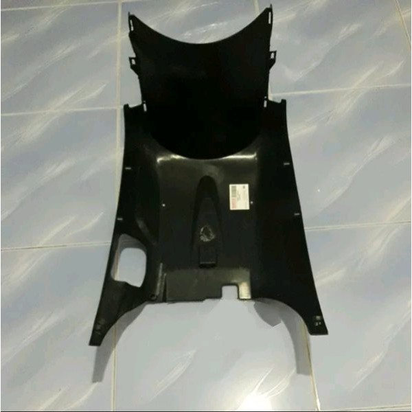 cover under assy  kolong dek bawah paruh lumpur scoopy karbu KYT non original