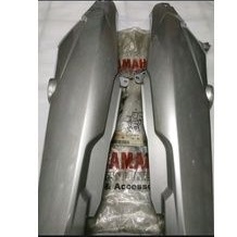 sepasang bodi body cover kaper belakang vegaR new silver original ygp.
