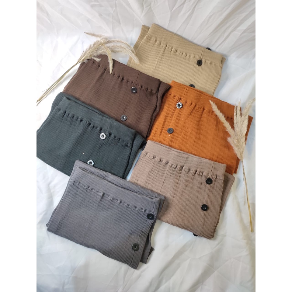 ROK MIDI SKIRT PREMIUM / ROK RAJUT WANITA / ROK BELAH PINGGIR MOTIP KANCING HITAM / ROK KOREAN STYLE KEKINIAN