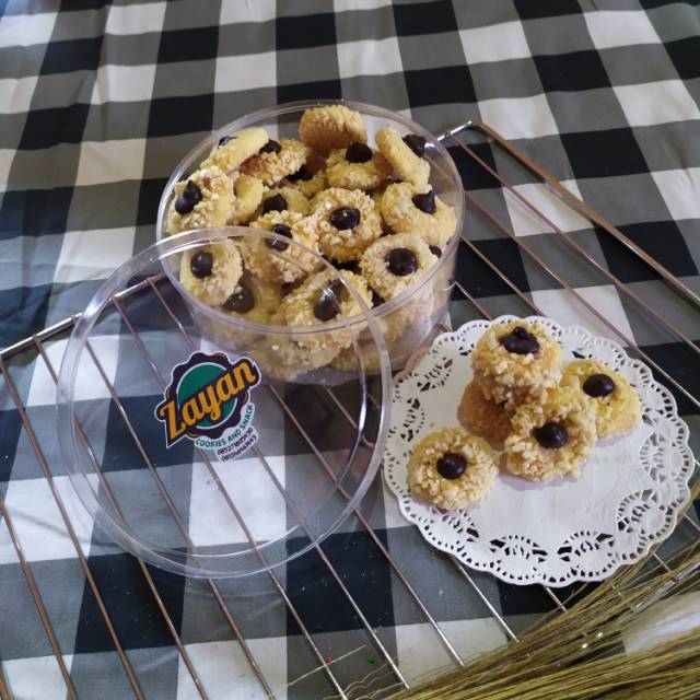 

Peanut thumbprint cookies