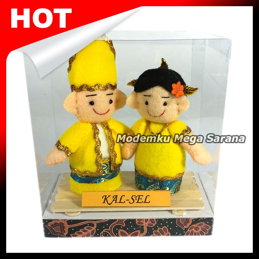 Boneka Pakaian Adat Kalimantan Selatan