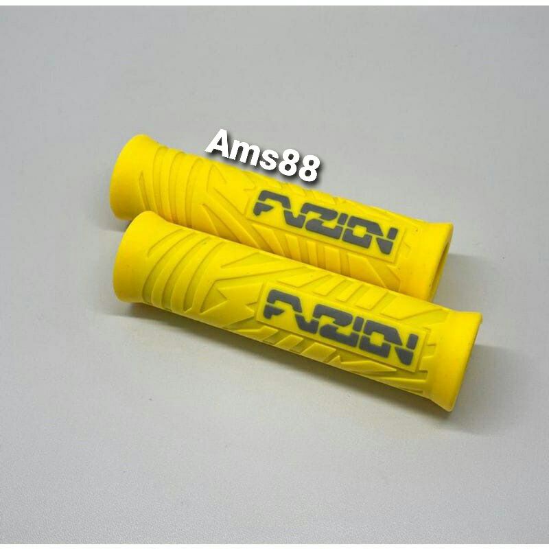 Grip Fuzion - Handgrip Fuzion - Handfat Fuzion - Hand Grip Fuzion Warna Karet Empuk Sepasang Kiri Kanan Universal Motor