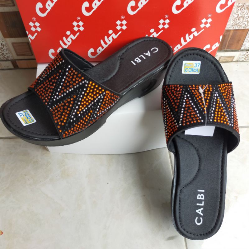 Sandal Calbi Slop SegitigaTinggi 5cm