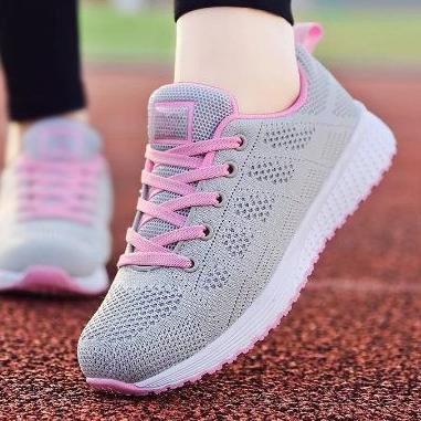 EA7 New Sepatu Sneakers Wanita More