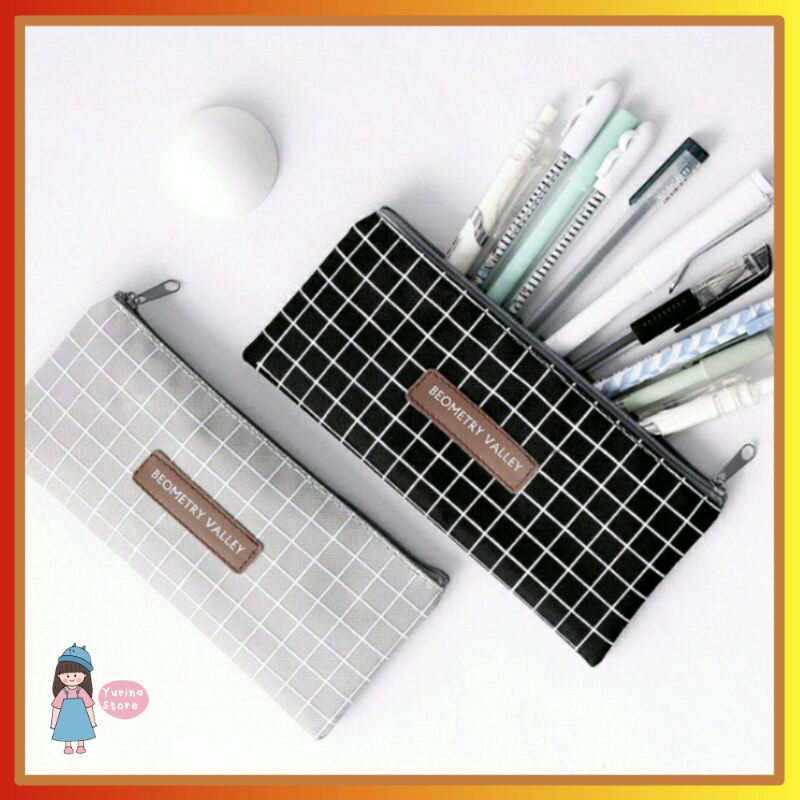 

Tempat Alat Tulis Kain Model Korea/ Tepak Pensil Kanvas Motif Kotak Polkadot/Tempat Makeup Korea