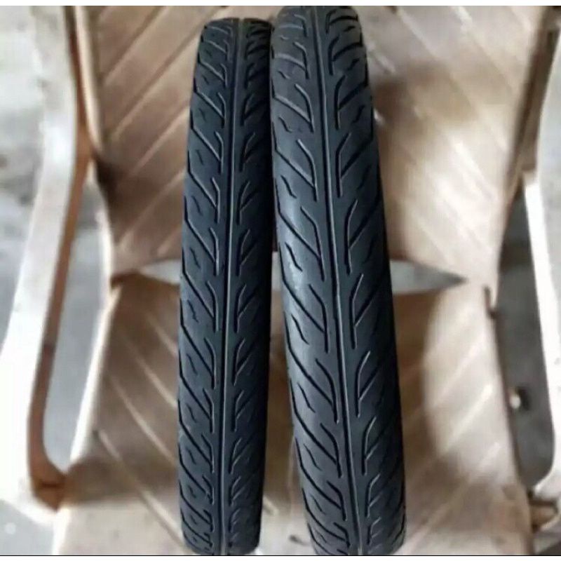 sepasang ban variasi kecil ukuran 50/90 70/90 ring 17