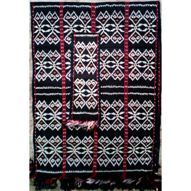 TENUN IKAT ROTE/KAIN TENUN IKAT ROTE /Selendang +Sarung asli Rote NTT