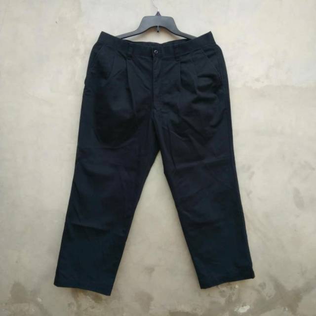 Celana Chinos UNIQLO Regular Fit Black CH14 Bekas Second Original