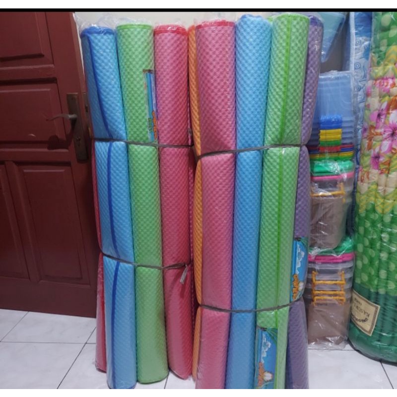 Karpet/tiker lantai plastik spon Eva bintik timbul polos