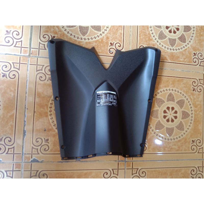 Dek kunci bawah/dasbor bawah/legsil kunci bawah Vario 125 old lama non original