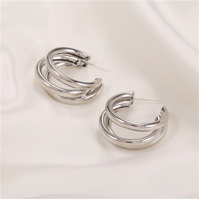 Anting Hoop Bentuk Oval Bahan Metal Gaya Korea Untuk Wanita