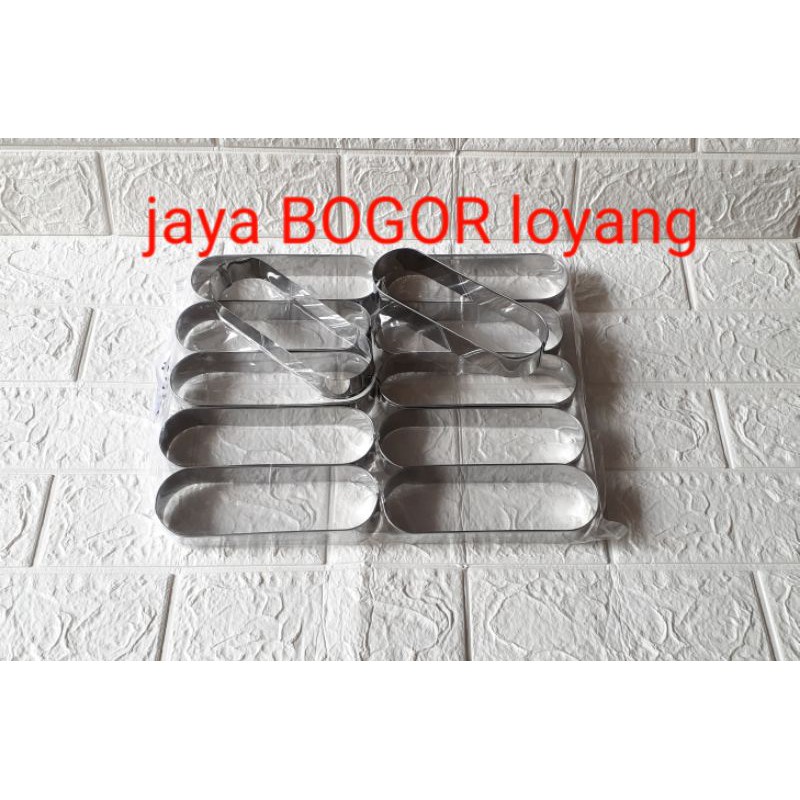 

RING CUTTER ROTI OVAL 15×5×2,5,cm 1 lusin isi 12 pcs