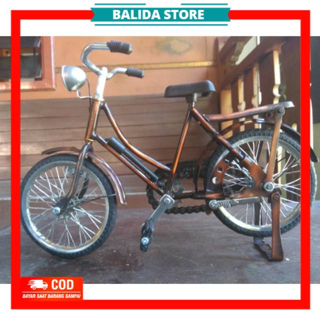 Miniatur Sepeda Onthel Cewek / Miniatur Sepeda Jawa - Sepeda Onthel