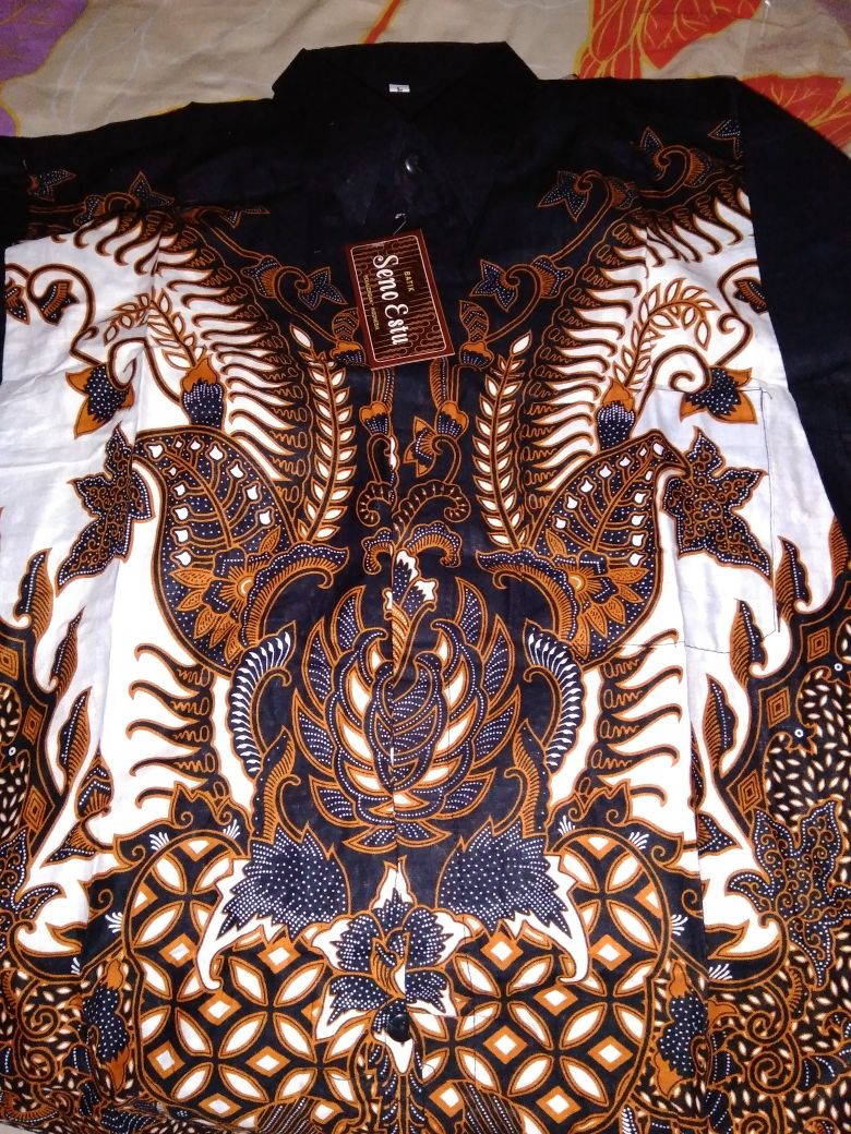 Gurdo Pari Kemeja Batik Pria Reguler Fit Lengan Panjang Modern Ori Dasar Hitam
