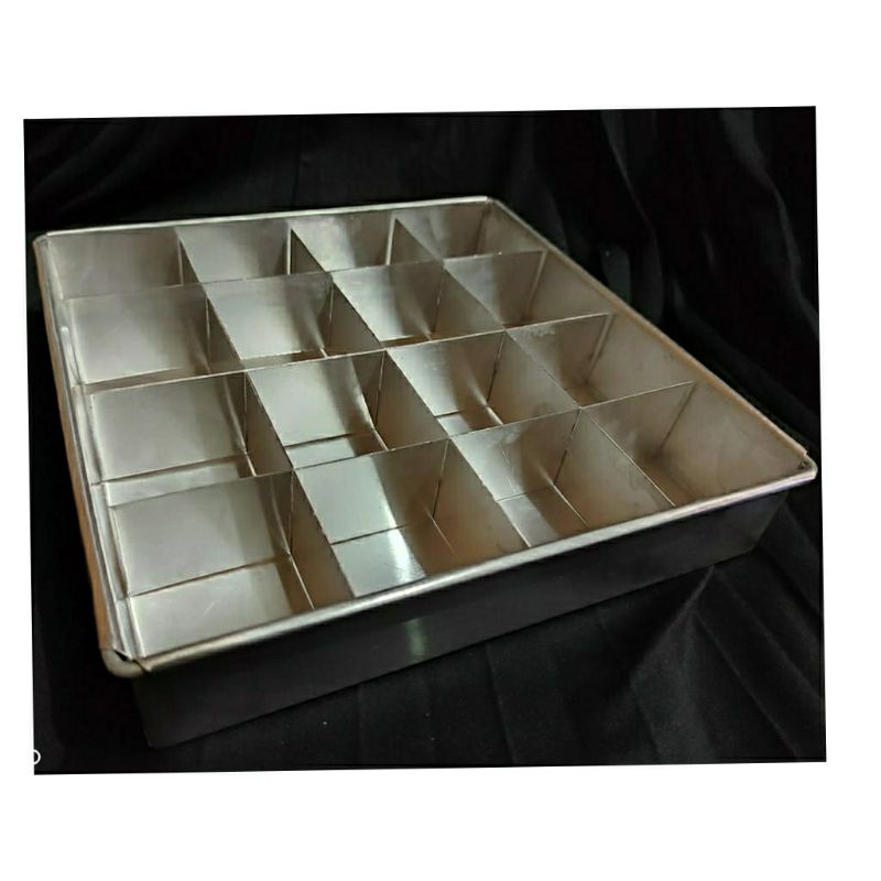 Loyang brownis 22x22 sekat 16 / sekat 16 loyang 22x22