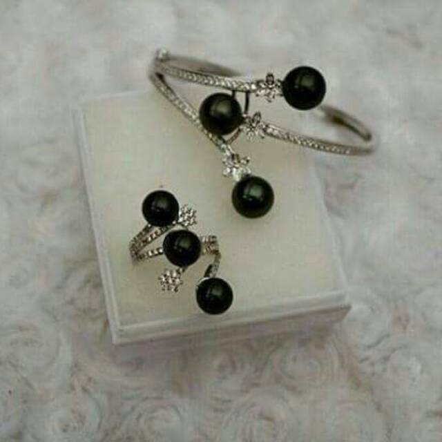 Gelang rhodium