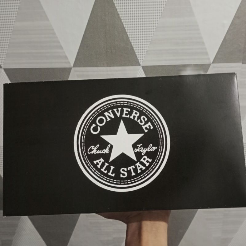 

KARDUS CONVERSE/BOX CONVERSE