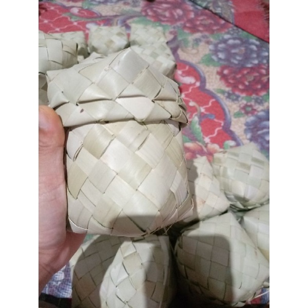 

Tempat hampers murah dan unik ukuran panjang 10 cm dengan diameter 7 cm