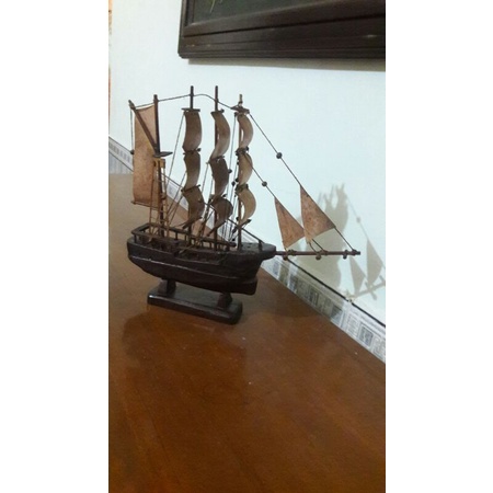 miniatur kapal kayu jati pinisi