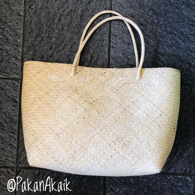 Tas Rotan Anjat