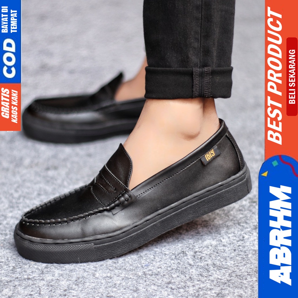 Sepatu Casual Pria Kasual Formal Slip On Kulit Pu Kerja Kondangan Hitam ABRHM TRAVIS