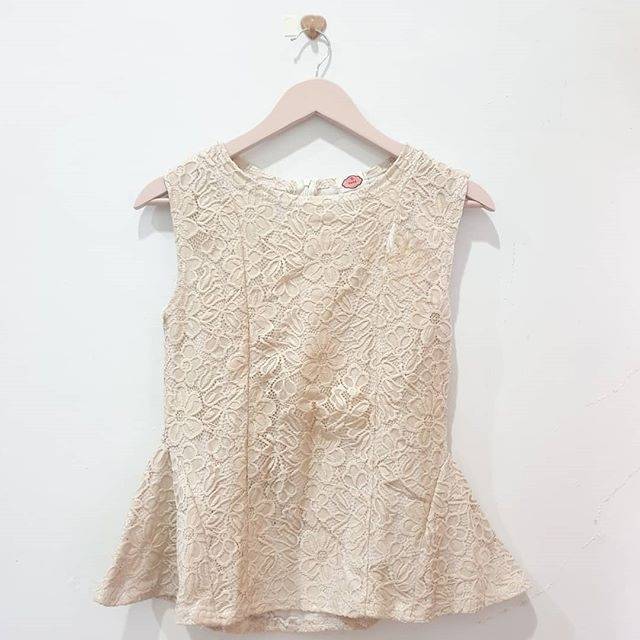 Preloved sleeveless top