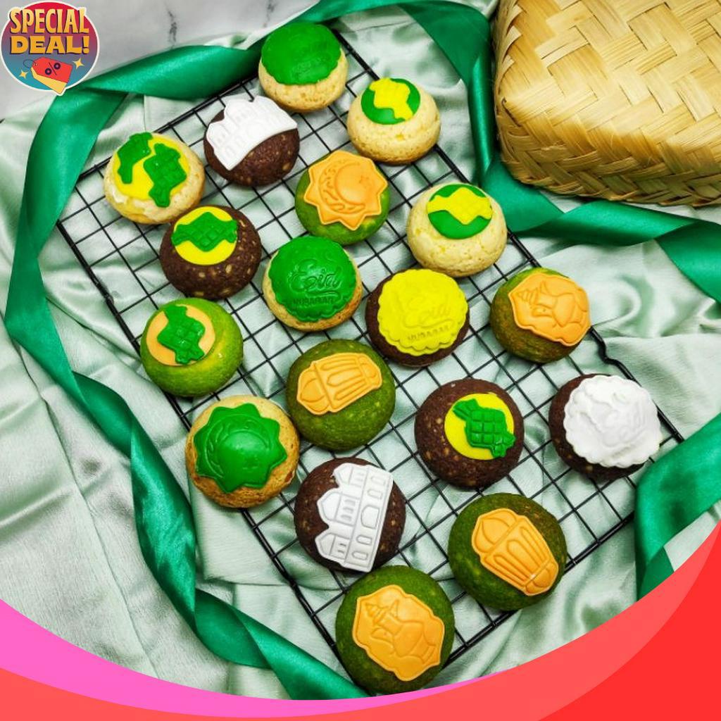

FLASH SALE Hampers Lebaran Choux Au Craquelin 9 Pcs Hamper Lebaran Kue Sus Crunchy Bonus Kartu Ucapan