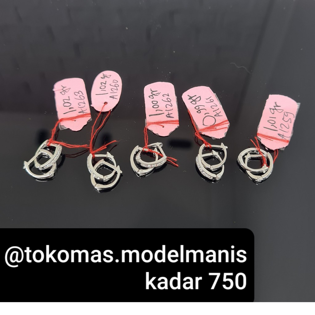 Anting bulat jepit emas putih 750