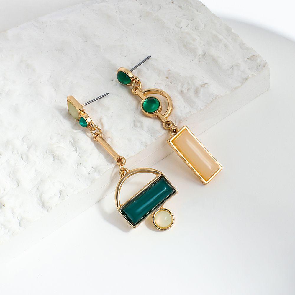 Mxbeauty Anting Drop Asimetris Berlian Imitasi Desain Hijau Rasa Populer Perhiasan Wanita Aksesoris Bulat Gaya Korea Sederhana Logam Gantung Menjuntai Earrings