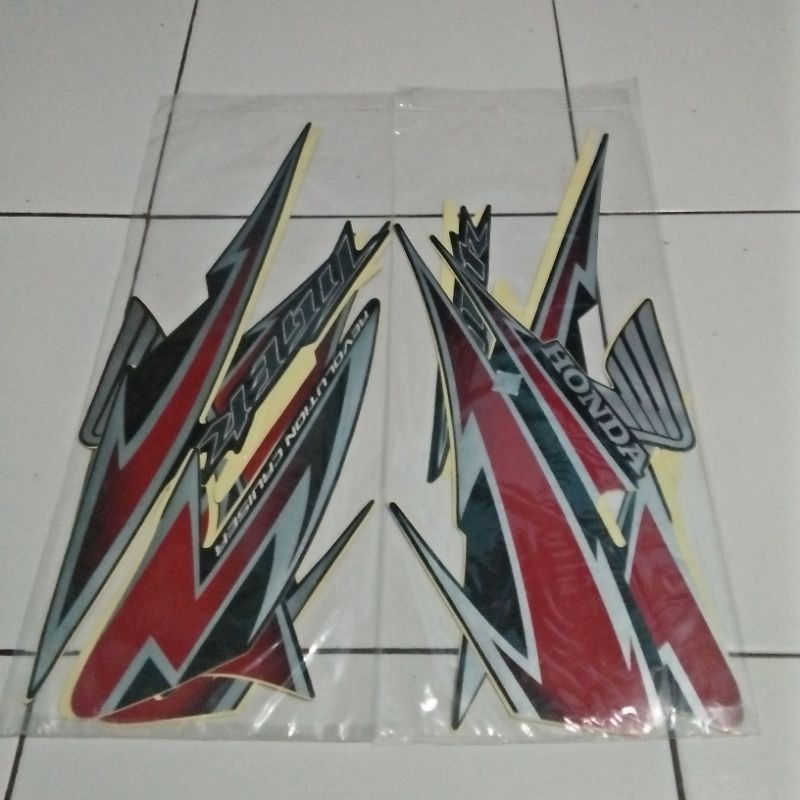 (siap kirim) striping sticker motor honda New tiger 2010 - tiger revo