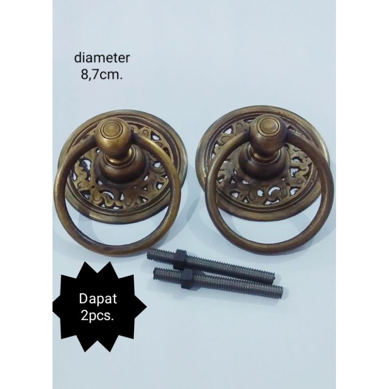 Tarikan pintu gebyok antik diameter 8,7cm.