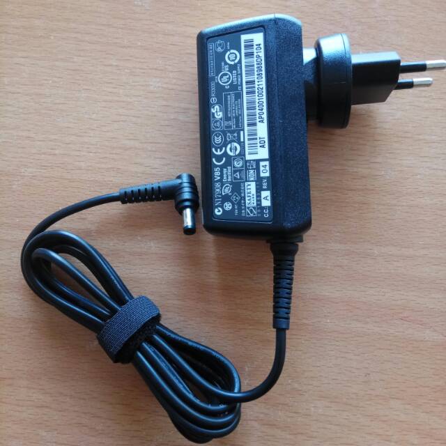 ADAPTOR ACER ASPIRE ONE D255 D257, AO532H, AO531H, ZG5,19V 2.15A ORIGINAL