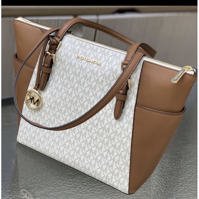 MICHAEL KORS CHARLOTTE TOTE VANILLA SIGN