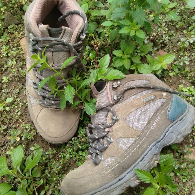 Sepatu hi-tec waterproff goretex