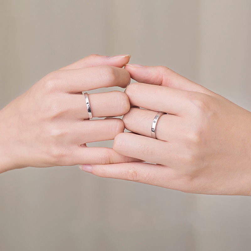 2pcs Cincin Pasangan Desain Bulan Bintang Bahan 925 Silver Untuk Pernikahan