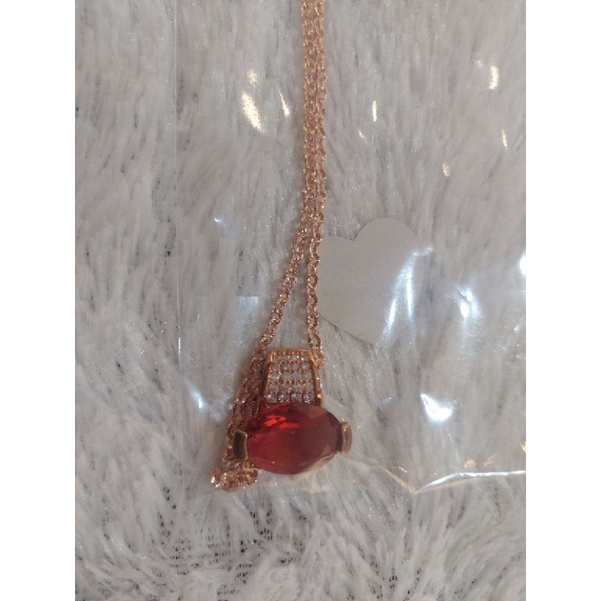 Kalung liontin batu merah berlian cantik