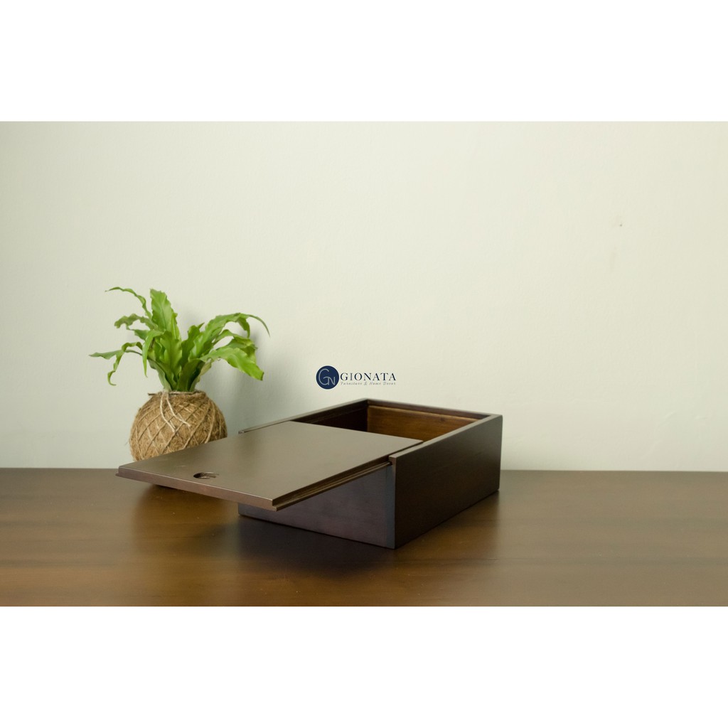 

Dekornata Gabriella Walnut Sliding Box / Kotak Kayu / Tempat Penyimpanan Kayu