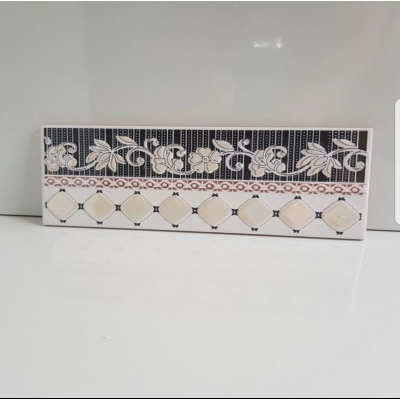 lis keramik dinding dapur kamar mandi 25cm (WAJIB BELI STEROFORM KAYU)