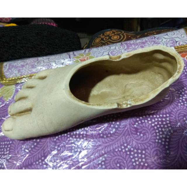 (BISA COD) PAJANGAN ASBAK MODEL TELAPAK KAKI BAYI BAHAN FIBERGLASS - SOUVENIR UNIK CANTIK JOGJA