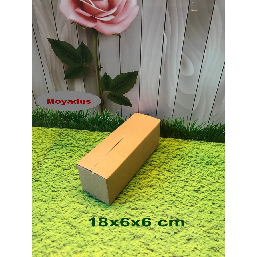 

kardus/karton/box uk.18x6x6 cm singelwall polos